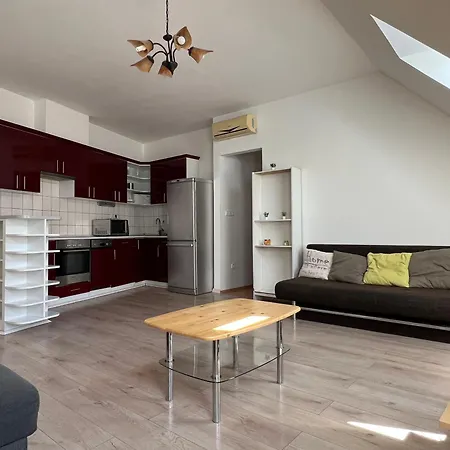 Centrum - Citrom Utca ペーチ